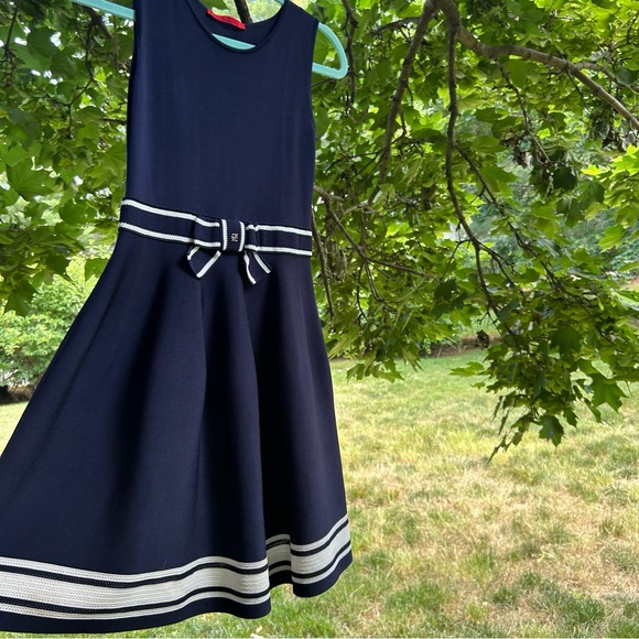 Carolina Herrera elegant girls dress size 12 - Picture 2 of 5